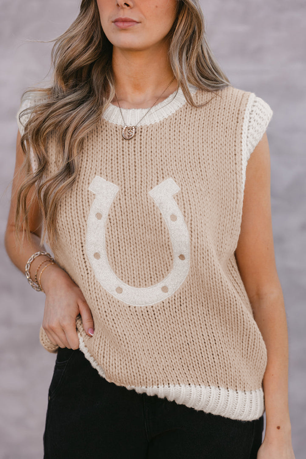 Horseshoe Oatmeal Color Contrast Trim Sleeveless Sweater
